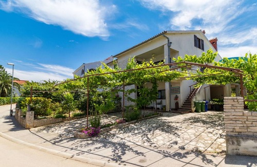 Pjescana Uvala Apartment | 90 m² Apartment ∙ 3 bedrooms ∙ 5 guests