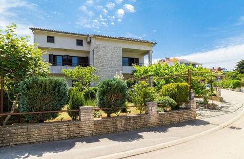Pjescana Uvala Apartment | 90 m² Apartment ∙ 3 bedrooms ∙ 5 guests