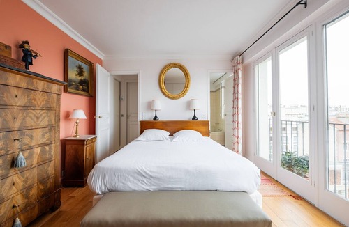 Centre Ville Apartment | A Study in Pink, by Veeve