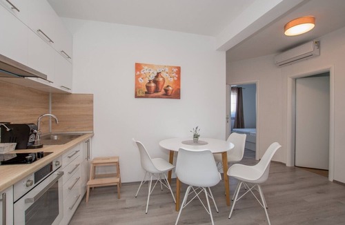Kaldanija Apartment | A two bedroom holiday apartment with swimming pool - Lavanda 1
