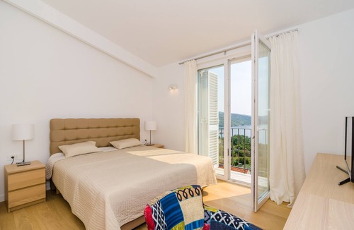 Mlini House | A wonderful poolside, 5 bedroom villa, ideal for your family vacation!