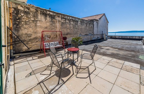 Kastel Luksic Apartment | A1 - spacious apt on the seafront with terrace