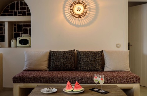Akrotiri Bed & Breakfast | Acro Blue Luxury Villas