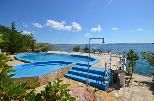 Starigrad Apartment | Adria Paradies by Marinko 2-room apartment no. 3 directly by the sea & beach
