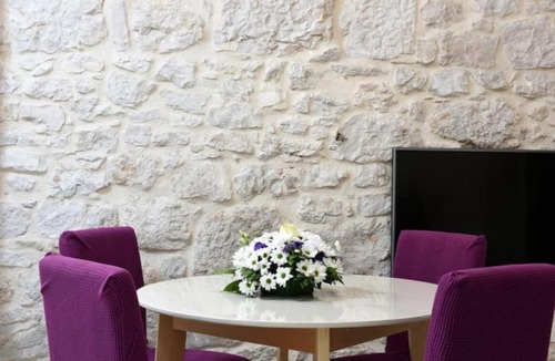 Plisac Apartment | Alice in Wonderland