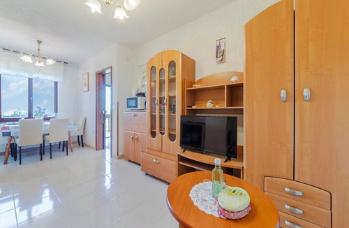Gajana Apartment | Amazing apartment in Gajana with WiFi