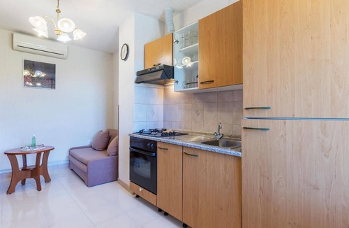 Gajana Apartment | Amazing apartment in Gajana with WiFi