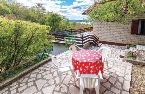 Smrika Apartment | Amazing apartment in Jadranovo with WiFi
