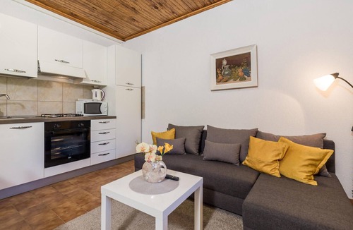 Mundanije Apartment | Amazing apartment in Mundanije