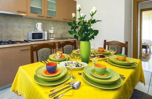 Dugi Rat Apartment | Amazing apartment in Mali Rat with house sea view