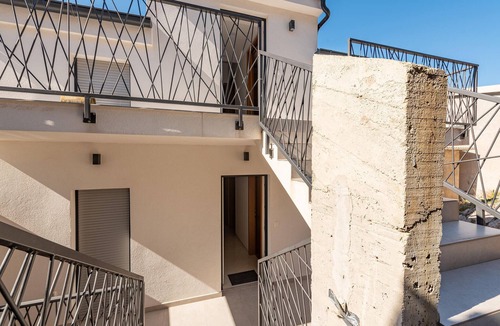 Metajna Apartment | Amazing apartment in Metajna with house sea view
