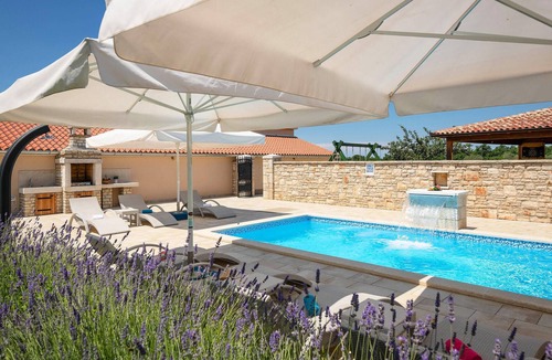 Gajana House | Amazing home in Hr-52215 Vodnjan