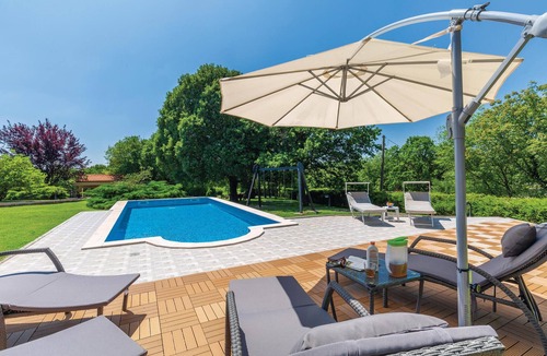 Belavici House | Amazing home in Belavici with sauna