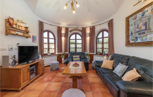 Belavici House | Amazing Home In Belavici With Sauna