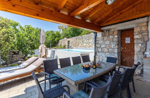 Smrika House | Amazing home in Grmani