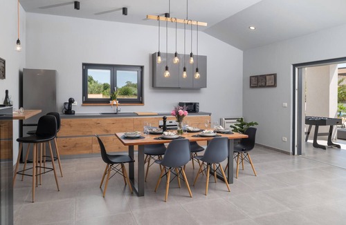 Loborika House | Amazing home in Marcana