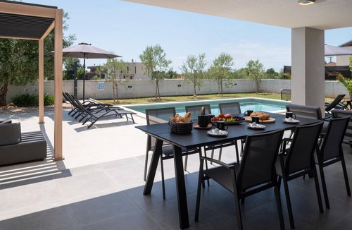 Loborika House | Amazing home in Marcana