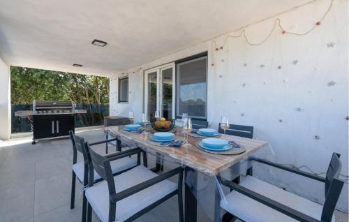 Peruski House | Amazing Home In Peruski