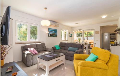 Vinkuran House | Amazing Home In Pula With Wifi