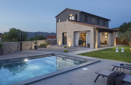 Ripenda Verbanci Villa | Amazing Villa Vizzani, with a Pool