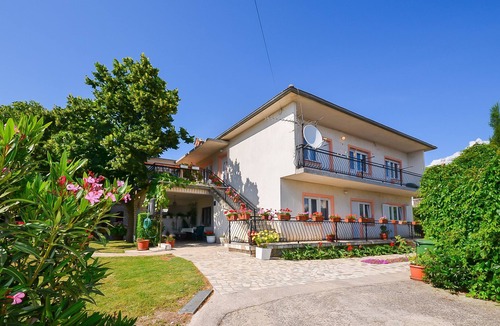 Novi Vinodolski Apartment | Apartments Zorka (61721-A2) - Novi Vinodolski (Crikvenica)