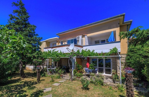 Novi Vinodolski Apartment | Apartments Jadrana (61711-A3) - Novi Vinodolski (Crikvenica)