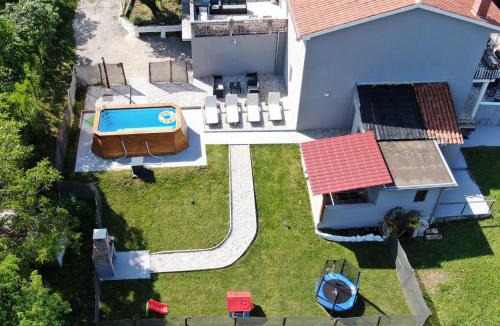 Martinski Apartment | apartman Goga with pool and jacuzzi
