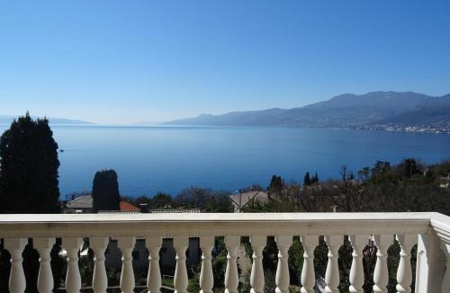 Rubesi Apartment | Apartman Lamia na uzvisini s pogledom na more