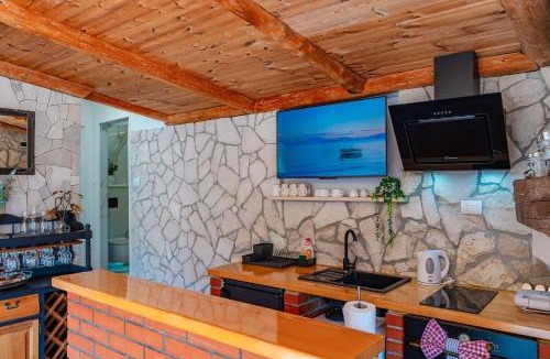 Cove Tri Zala (Zrnovo) Apartment | Apartman Mirakul