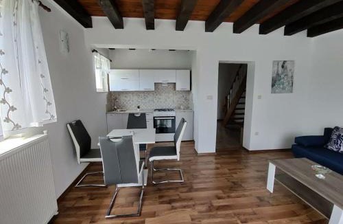 Fuzine Apartment | Apartman Niki