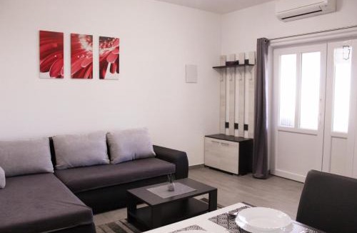 Porat Apartment | Apartmani Mladenka
