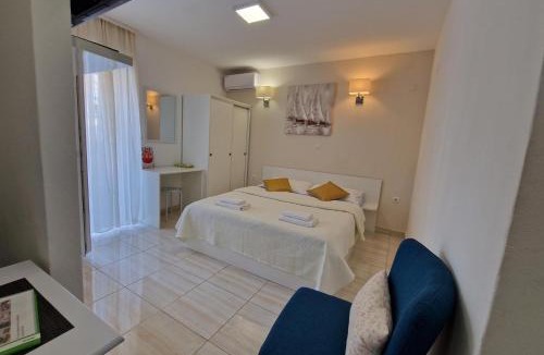 Selce Apartment | Apartmani Studio Sleeps 2 -Parking -Private Garden