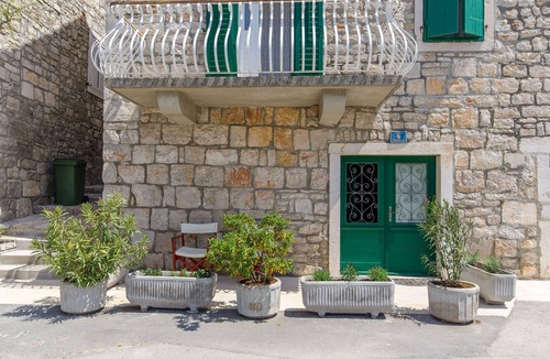 Stomorska Apartment | Apartment Pavlimir (87271-A1) - Stomorska - island Solta