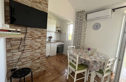 Maslinica Apartment | Apartment Željko (10328-A1) - Maslinica