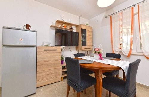 Peruski Apartment | Apartment 2392/159907 (Istria - Peruški), 1500m from the beach