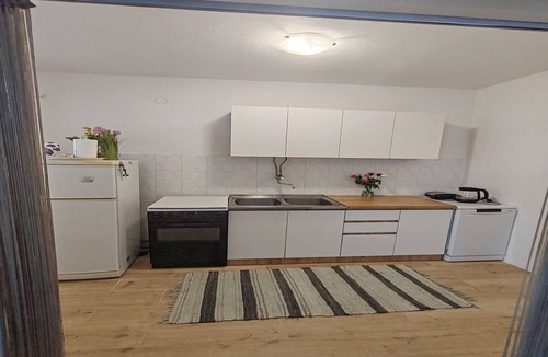 Gornji Kono Apartment | Apartment Angelina - Three Bedroom Apartment with Balcony and Sea View