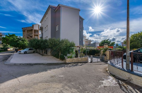 Tice Apartment | Apartment Anica