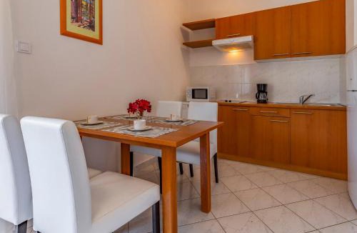 Banjole Apartment | Apartment Apartment Rok 5 by Interhome