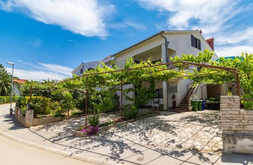 Pjescana Uvala Apartment | Apartment Bellevue-1 by Interhome