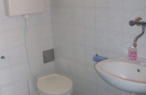 Stomorska Apartment | Apartment Bob - 10m from the sea A4-Lorena 9(5) - Stomorska, Island Solta, Croatia