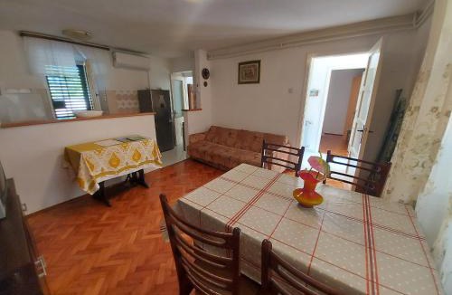 Rasa Apartment | Apartment Boris