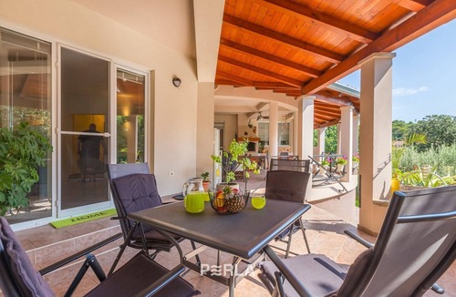 Vinkuran Apartment | Apartment BRINA on the ground floor with a cozy terrace near Pula
