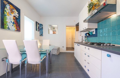 Calasetta Apartment | Apartment 'Casa Nora' with Private Terrace, Wi-Fi and Air Conditioning