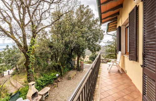 Chiusdino Apartment | Apartment 'Casa Vacanza Montecapino' in the Tuscan Hills