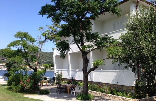 Supetarska Draga Apartment | Apartment Coastal home - 10 m from the sea: A2(2) - Supetarska Draga, Island Rab, Croatia