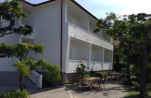 Supetarska Draga Apartment | Apartment Coastal home - 10 m from the sea: A2(2) - Supetarska Draga, Island Rab, Croatia