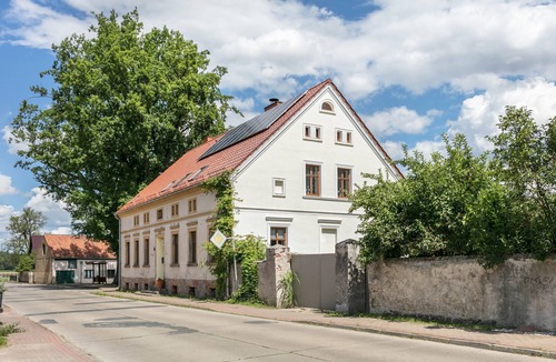 Klosterheide Apartment | Apartment 'Ferienwohnung Mit Großem Garten' with Shared Terrace, Shared Garden and Wi-Fi