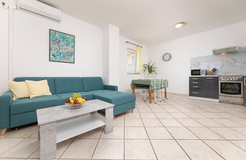 Bogovici House | Apartment for 4 persons approx. 55 qm in Bogovići, Kvarner Bay (Krk)