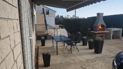 Mali Vareski Apartment | Apartment Fuzalo - Relax, BBQ & Outdoor Space by Villas Guide