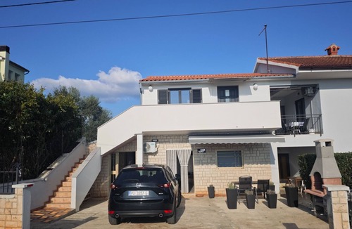 Mali Vareski Apartment | Apartment Fuzalo · Relax & BBQ by Villas Guide